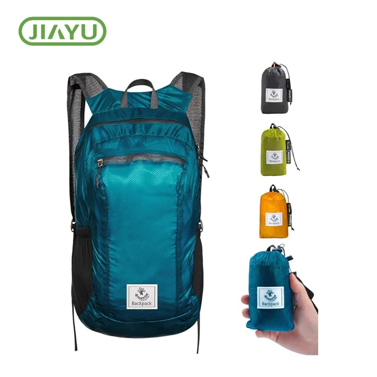 vodotěsný lehký turistický batoh